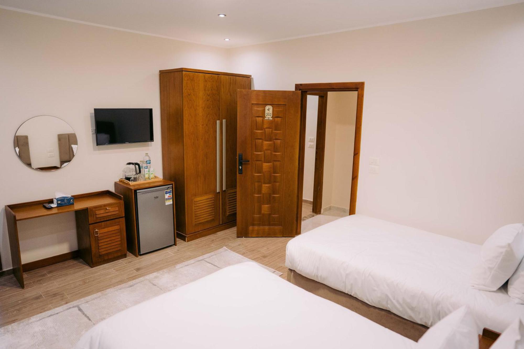 Hotel Florya Pyramids Palace