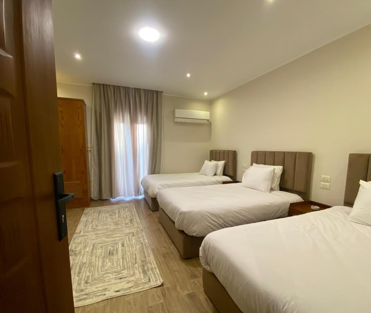Florya Pyramids Palace 3*